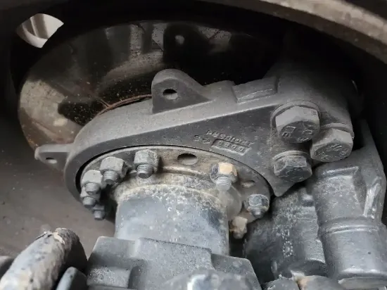 Picture of (Used) 2021 Kenworth T680, COMPLETE FRONT DIFFERENTIAL HUBS