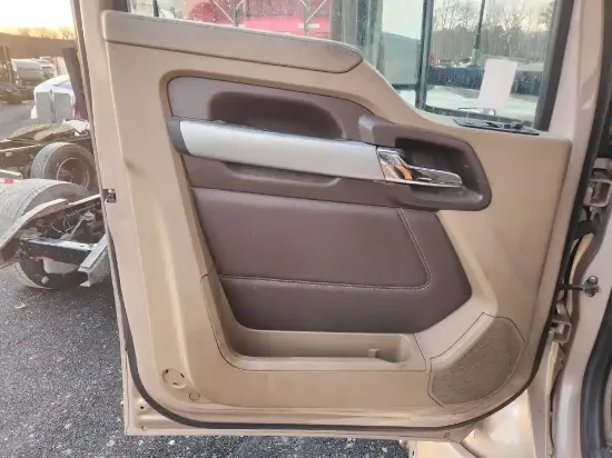 Picture of (Used) 2021 Kenworth T680, INTERIOR DOOR PANEL