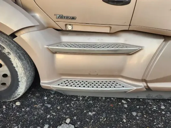 Picture of (Used) 2021 Kenworth T680, TANK FAIRINGS