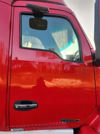 Picture of (Used) 2019 Kenworth T680, DOOR