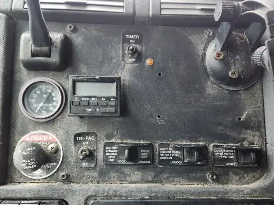 Picture of (Used) 2011 Freightliner Cascadia 125, MISCELLANEOUS DASH SWITCHES