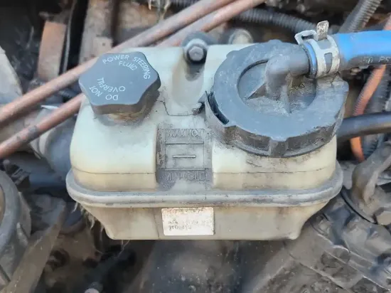 Picture of (Used) 2011 Freightliner Cascadia 125, POWER STEERING RESERVOIR
