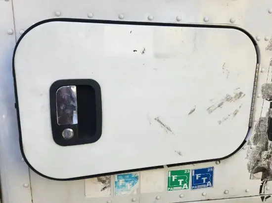 Picture of (Used) 2015 Kenworth T680, ACCESS DOOR