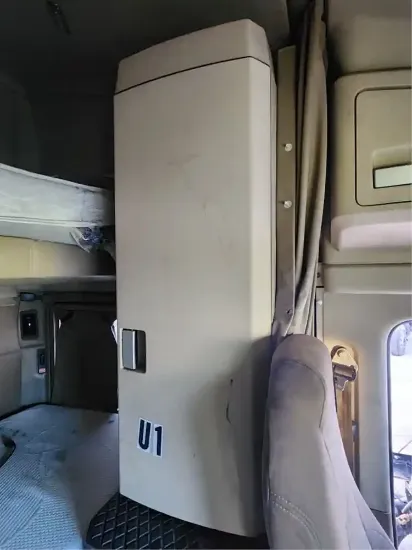 Picture of (Used) 2015 Kenworth T680, SLEEPER CABINETS
