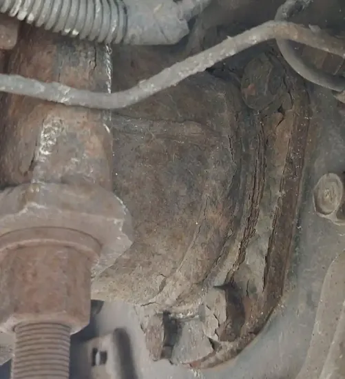 Picture of (Used) 2010 Isuzu NRR, DIFFERENTIAL HUBS