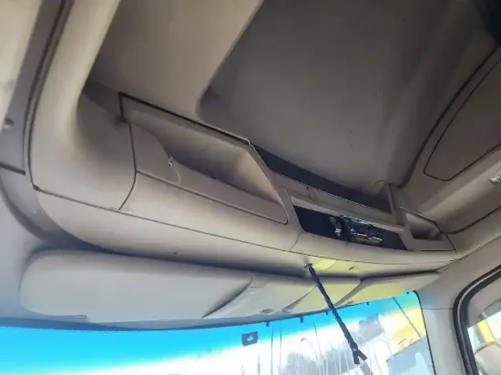 Picture of (Used) 2015 Kenworth T680, OVERHEAD STORAGE CONSOLE