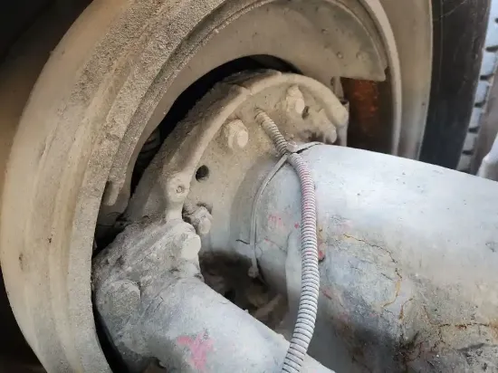 Picture of (Used) 2015 Kenworth T880,REAR DIFFERENTIAL HUBS