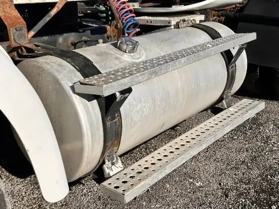 Picture of (Used) 2005 Sterling A9500, FUEL TANK