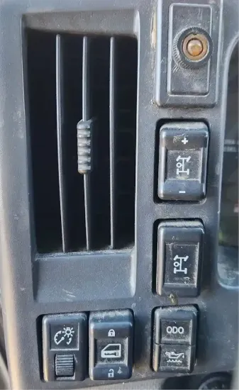 Picture of (Used) 2010 Isuzu NRR, MISCELLANEOUS DASH SWITCHES
