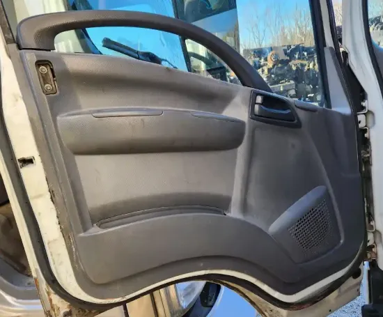 Picture of (Used) 2010 Isuzu NRR, INTERIOR DOOR PANEL
