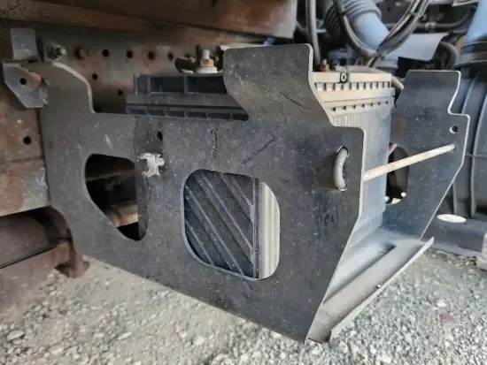 Picture of (Used) 2010 Isuzu NRR, BATTERY BOX