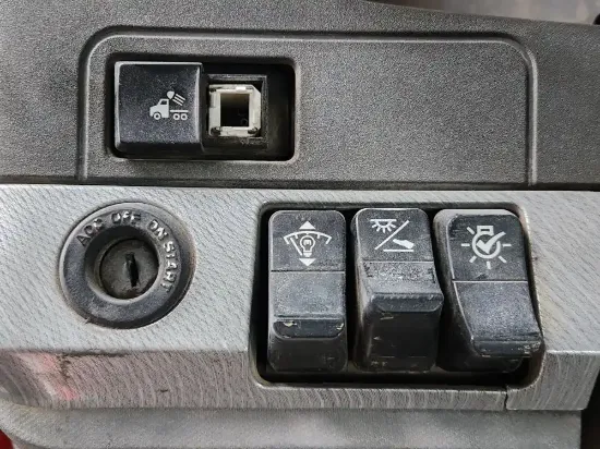 Picture of (Used) 2015 Kenworth T880, MISCELLANEOUS DASH SWITCHES