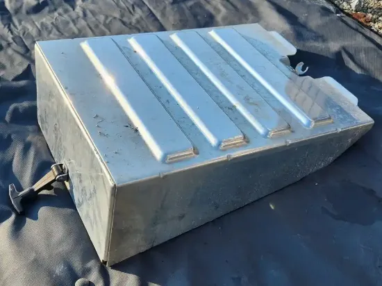 Picture of (Used) 2024 Mack Anthem, BATTERY BOX COVER