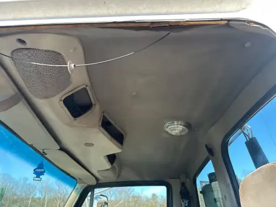 Picture of (Used) 2005 Sterling A9500, HEAD LINER