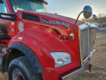 Picture of (Used) 2015 Kenworth T880, HOOD ASSEMBLY