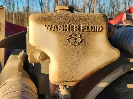 Picture of (Used) 2015 Kenworth T880, WINDSHIELD WASHER RESERVOIR