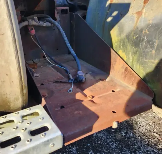 Picture of (Used) 1999 Sterling A9513, BATTERY BOX