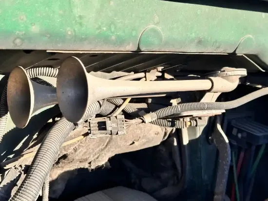 Picture of (Used) 2004 Sterling A9500, AIR HORN