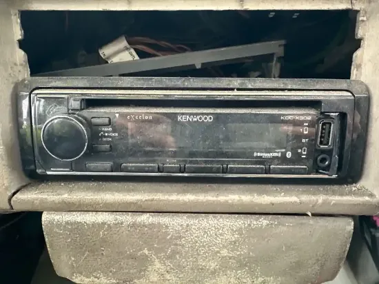 Picture of (Used) 2004 Sterling A9500, RADIO,