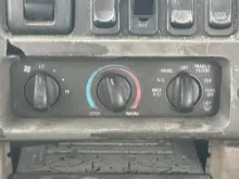 Picture of (Used) 2004 Sterling A9500, TEMPERATURE CONTROL ASSEMBLY