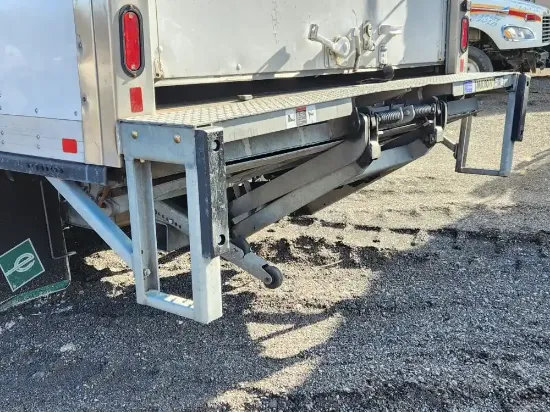 Picture of (Used) 2024 Isuzu NRR, POWER LIFT GATE