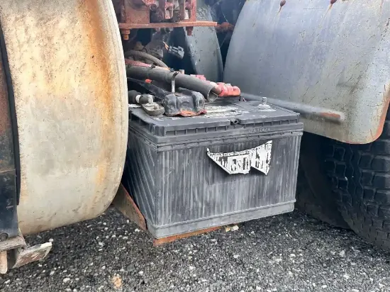 Picture of (Used) 2003 Sterling A9500, BATTERY BOX