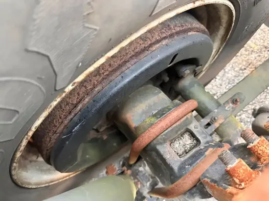 Picture of (Used) 2003 Sterling A9500, FRONT DIFFERENTIAL HUBS