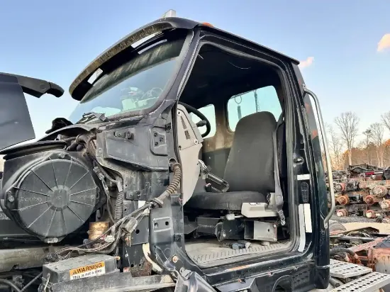 Picture of (Used) 2003 Sterling A9500, CAB