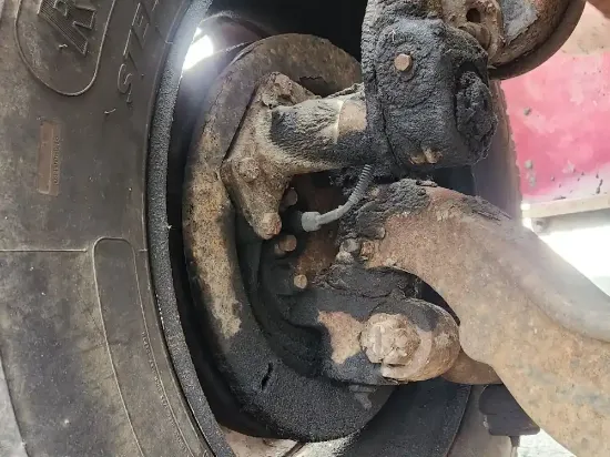 Picture of (Used) 2000 Ford F-750, FRONT SPINDLE/KNUCKLE