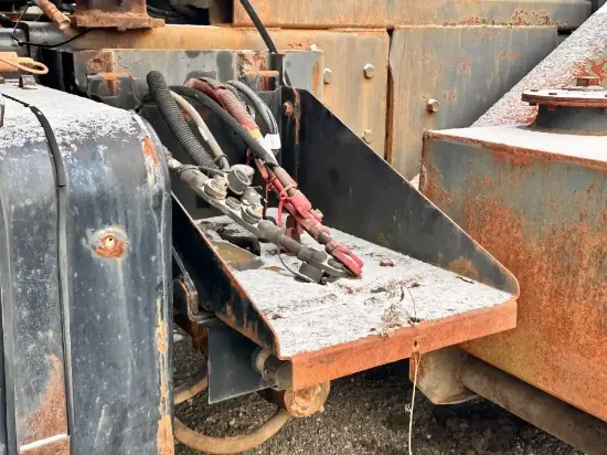 Picture of (Used) 2004 Sterling L9500, BATTERY BOX