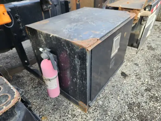 Picture of (Used) 2009 Mack CXU612, TOOL BOX