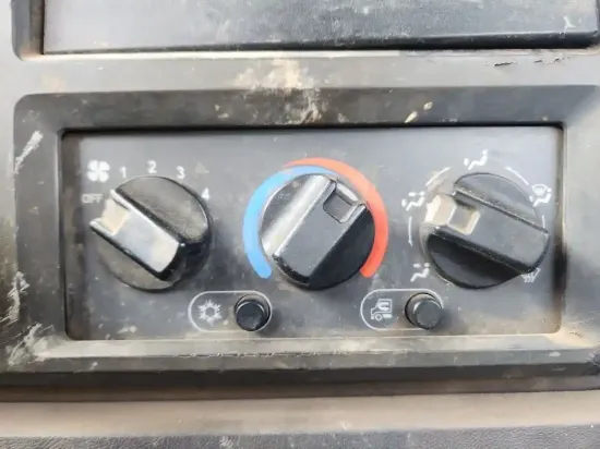 Picture of (Used) 2009 Mack CXU612, TEMPERATURE CONTROL ASSEMBLY