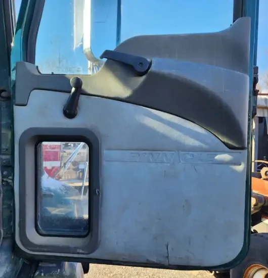 Picture of (Used) 2009 Mack CXU612, INTERIOR DOOR PANEL