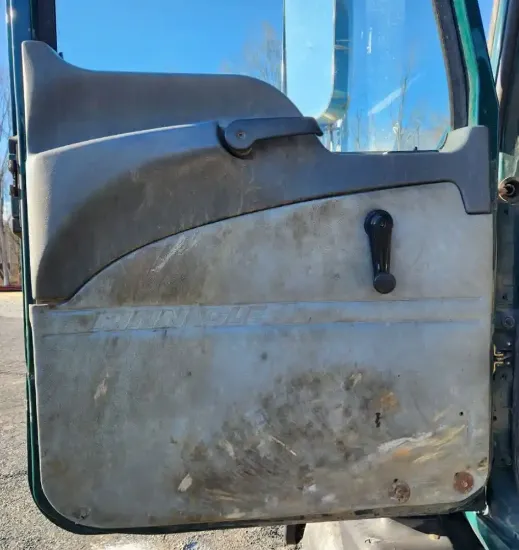 Picture of (Used) 2009 Mack CXU612, INTERIOR DOOR PANEL