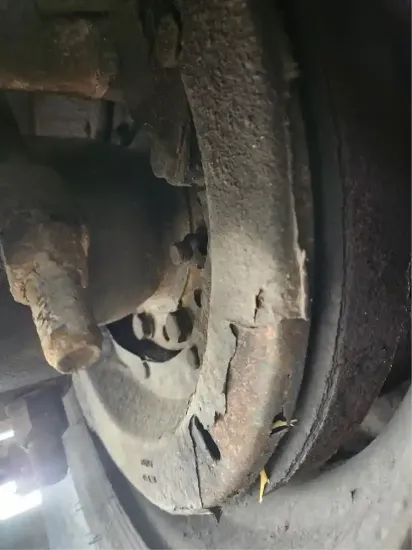 Picture of (Used) 2000 Ford F-750, DIFFERENTIAL HUBS- 