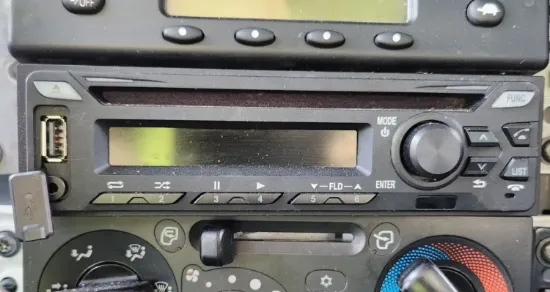 Picture of (Used) 2024 Isuzu NRR, RADIO