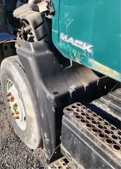 Picture of (Used) 2009 Mack CXU612, FENDER EXTENSION