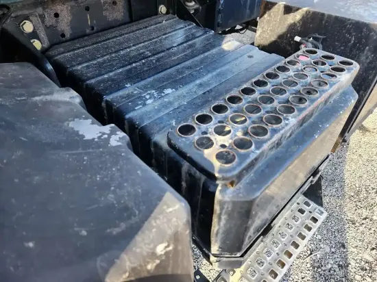 Picture of (Used) 2009 Mack CXU612, BATTERY BOX COVER