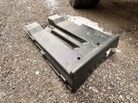 Picture of (Used) 2009 Volvo VHD, BATTERY BOX COVER