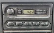 Picture of (Used) 2000 Ford F-750, RADIO