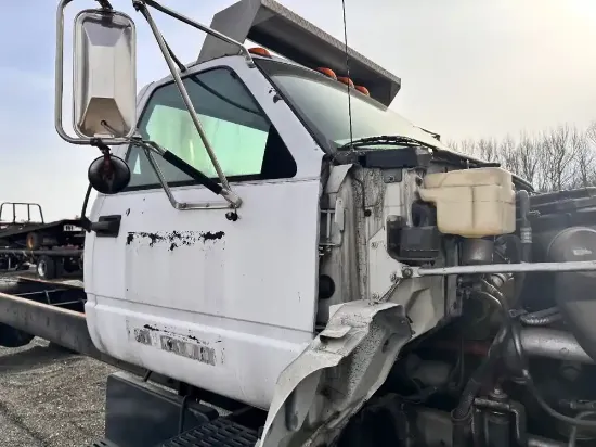 Picture of (Used) 1997 Chevrolet C7500, CAB