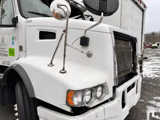 Picture of (Used) 2009 Volvo VHD, HOOD ASSEMBLY