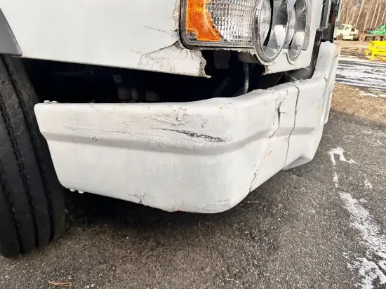 Picture of (Used) 2009 Volvo VHD, BUMPER