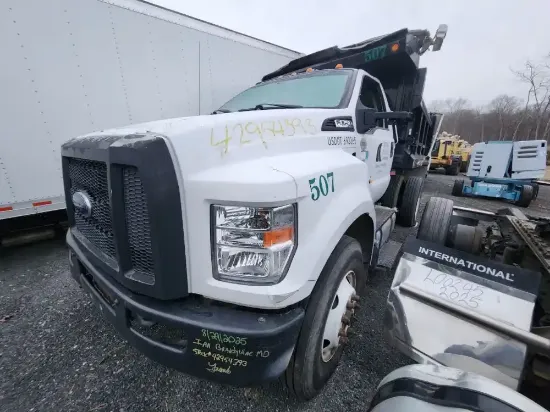 Picture of 2018-ford-f-750-truck-delivery