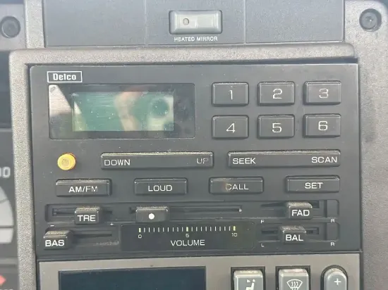 Picture of (Used) 1997 Chevrolet C7500, RADIO