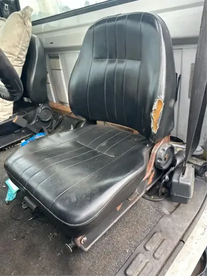 Picture of (Used) 1997 Chevrolet C7500, SEAT