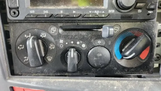Picture of (Used) 2019 Isuzu NPR-HD, TEMPERATURE CONTROL ASSEMBLY
