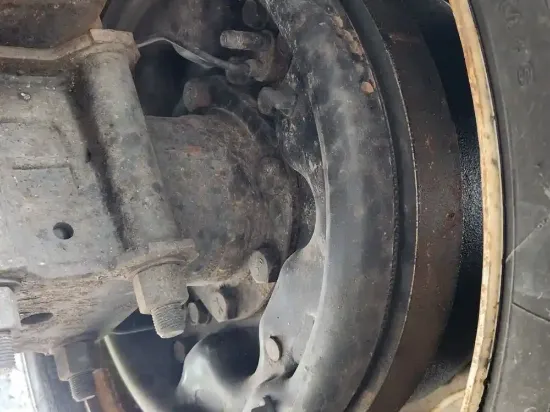 Picture of (Used) 2019 Isuzu NPR-HD, DIFFERENTIAL HUBS