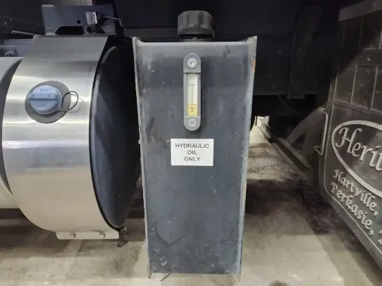 Picture of (Used) 2021 Kenworth T370, HYDRAULIC TANK