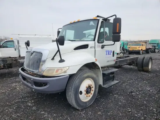 Picture of 2010-international-4300-truck-delivery